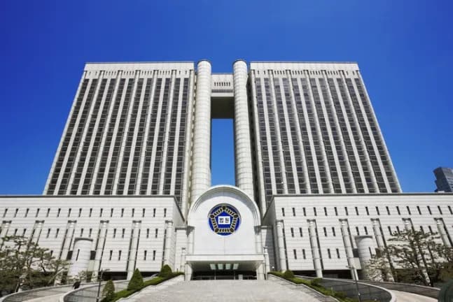학부모 속여 수십억 원 갈취한 학원 원장…징역 3년 6개월 선고