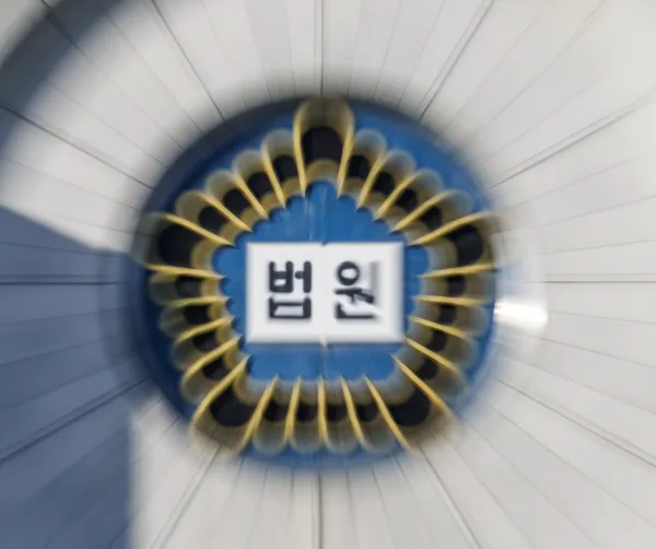 “화재 예방 안했다” 에어컨 설치기사에게 구상금 청구…法 “과실 없어”